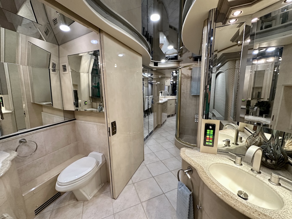 2001 Prevost Liberty H3-45 For Sale