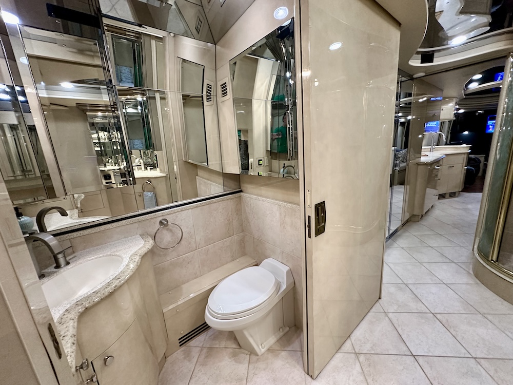 2001 Prevost Liberty H3-45 For Sale