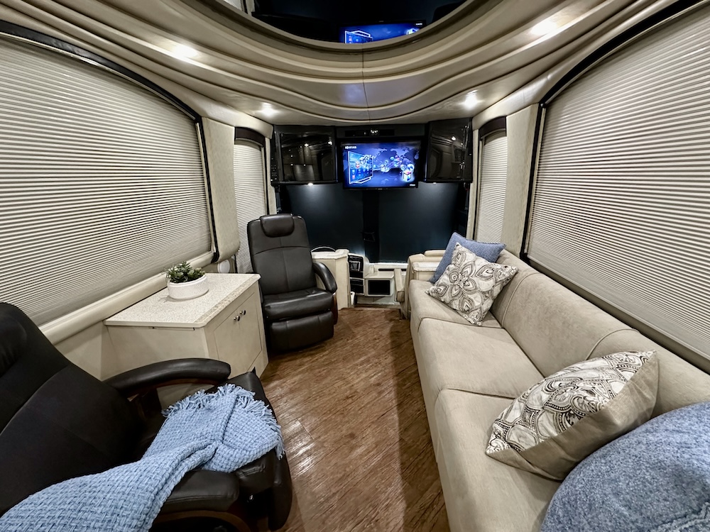 2001 Prevost Liberty H3-45 For Sale
