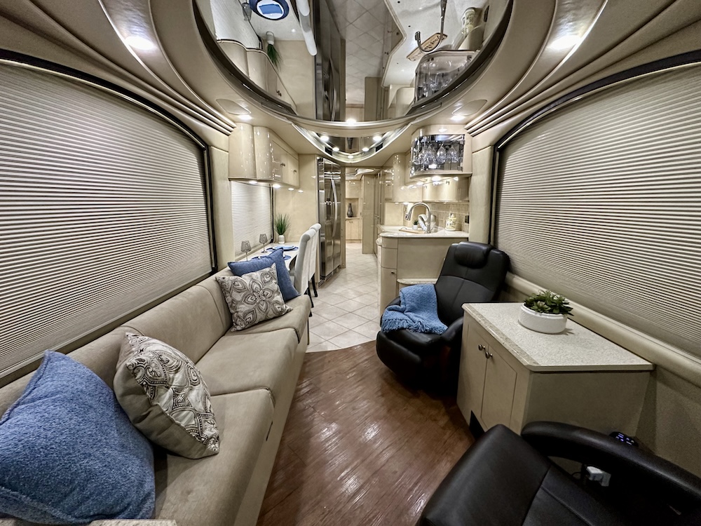 2001 Prevost Liberty H3-45 For Sale