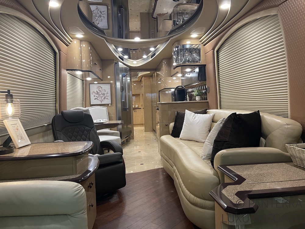 2001 Prevost Liberty H3-45 Non Slide
