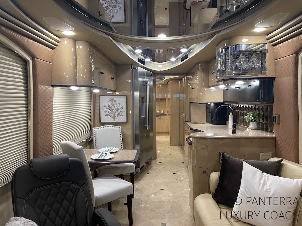 2001 Prevost Liberty H3-45 Non Slide