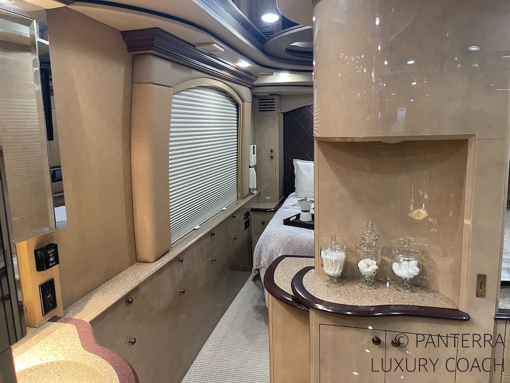 2001 Prevost Liberty H3-45 Non Slide