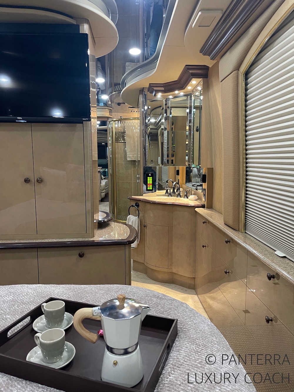 2001 Prevost Liberty H3-45 Non Slide