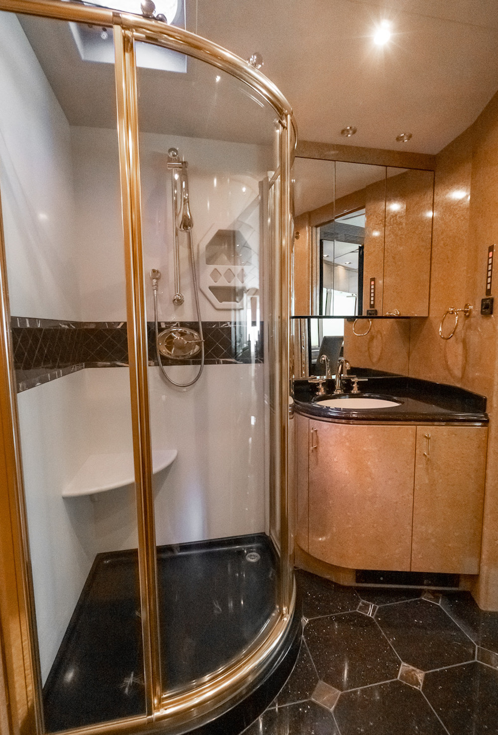 2001 Prevost Marathon XLII For Sale