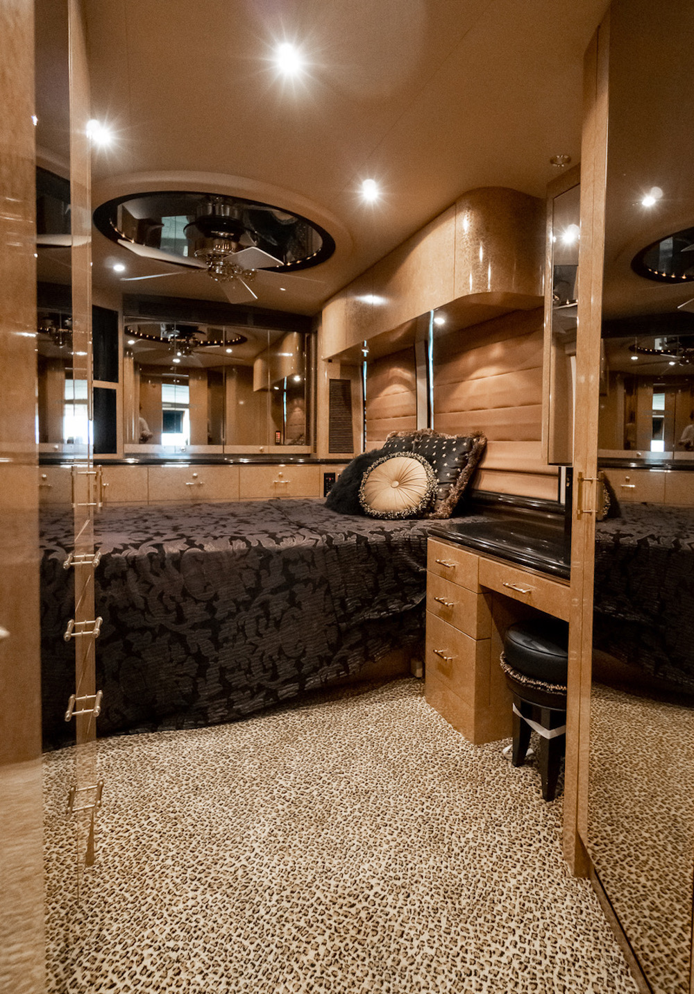 2001 Prevost Marathon XLII For Sale
