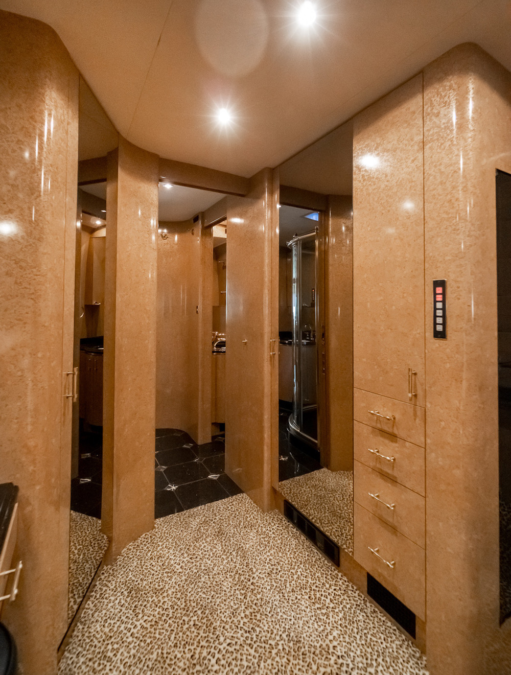 2001 Prevost Marathon XLII For Sale