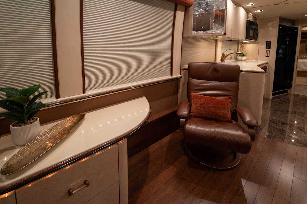 2001 Prevost Marathon XLII For Sale