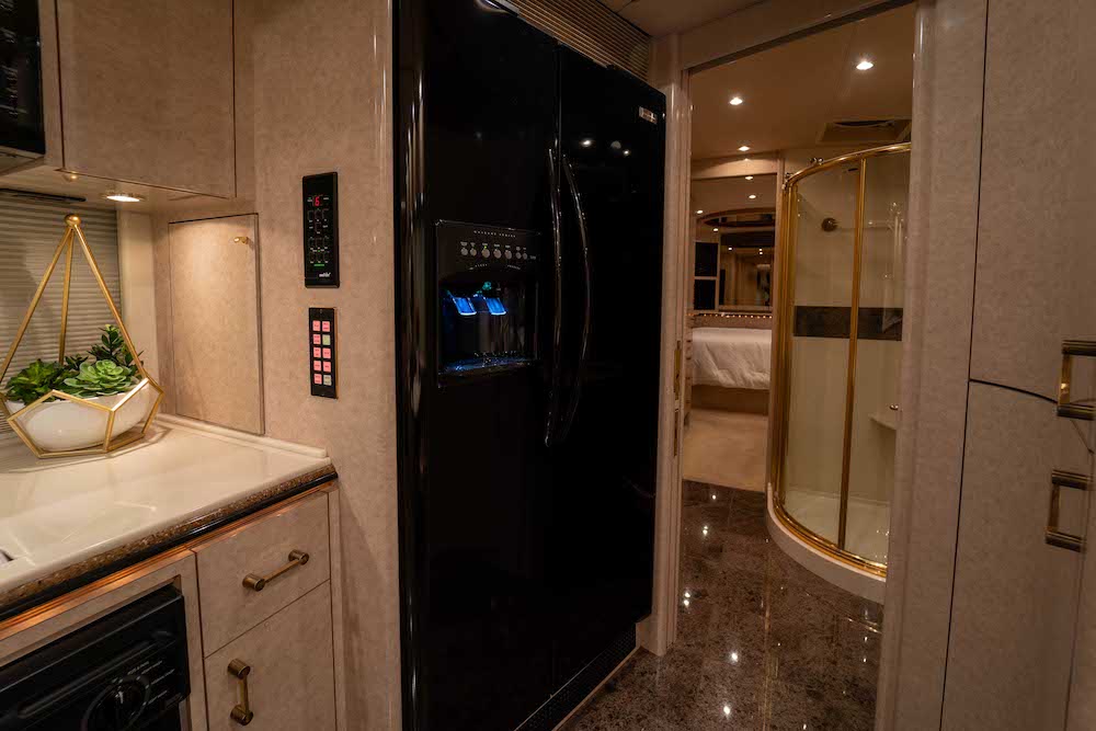2001 Prevost Marathon XLII For Sale