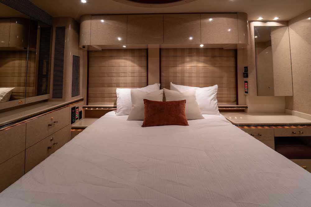 2001 Prevost Marathon XLII For Sale