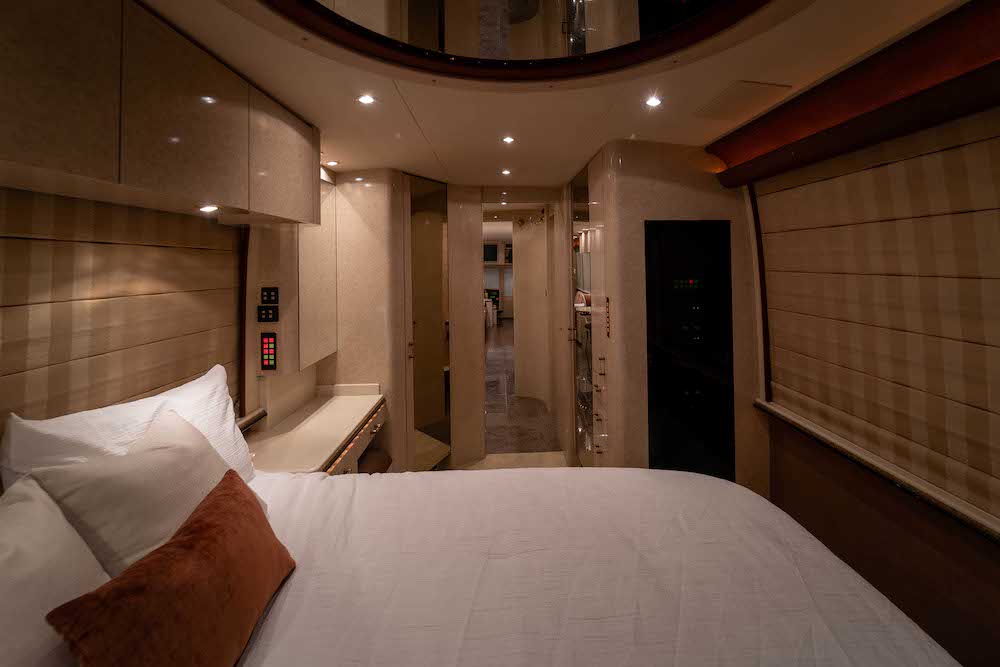 2001 Prevost Marathon XLII For Sale