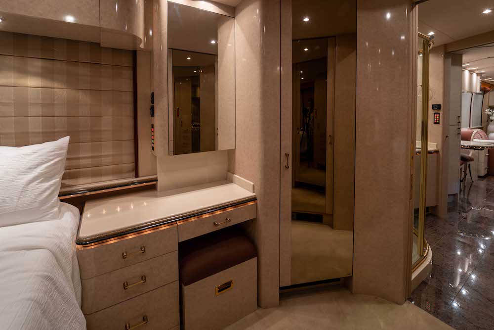 2001 Prevost Marathon XLII For Sale