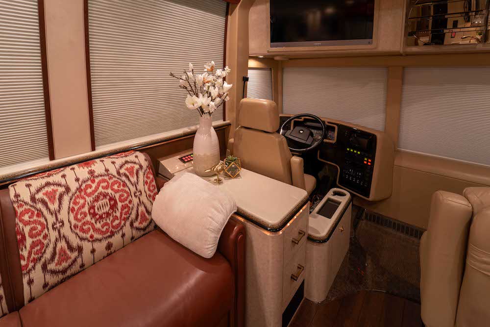 2001 Prevost Marathon XLII For Sale