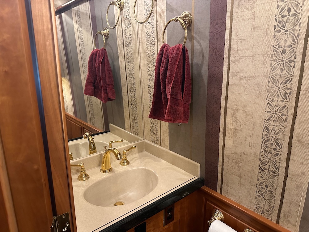 2001 Prevost Royale XLII For Sale