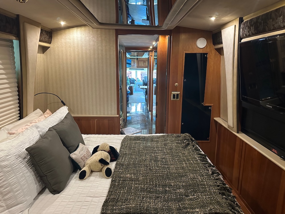 2001 Prevost Royale XLII For Sale
