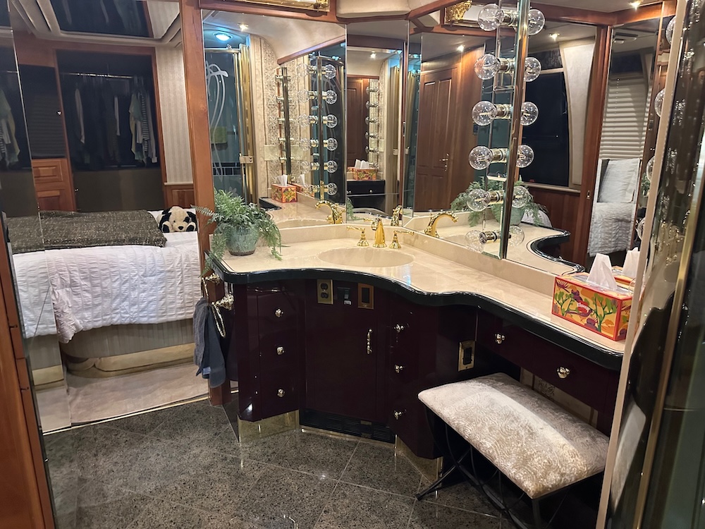 2001 Prevost Royale XLII For Sale