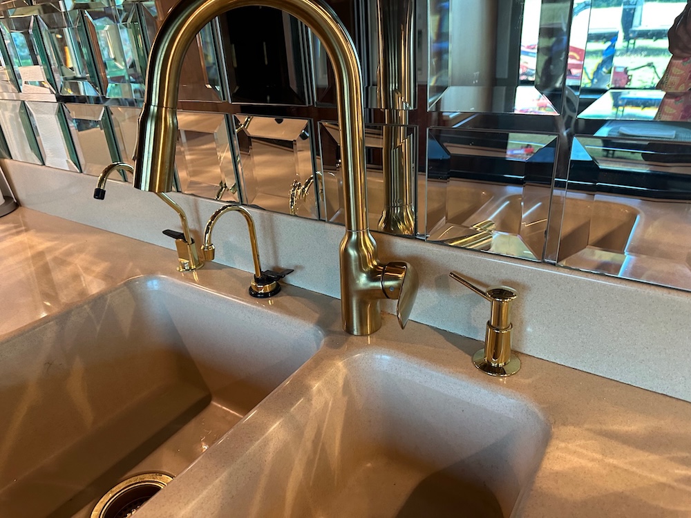 2001 Prevost Royale XLII For Sale