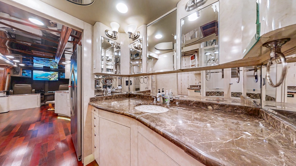 2001 Prevost Vision XLII For Sale
