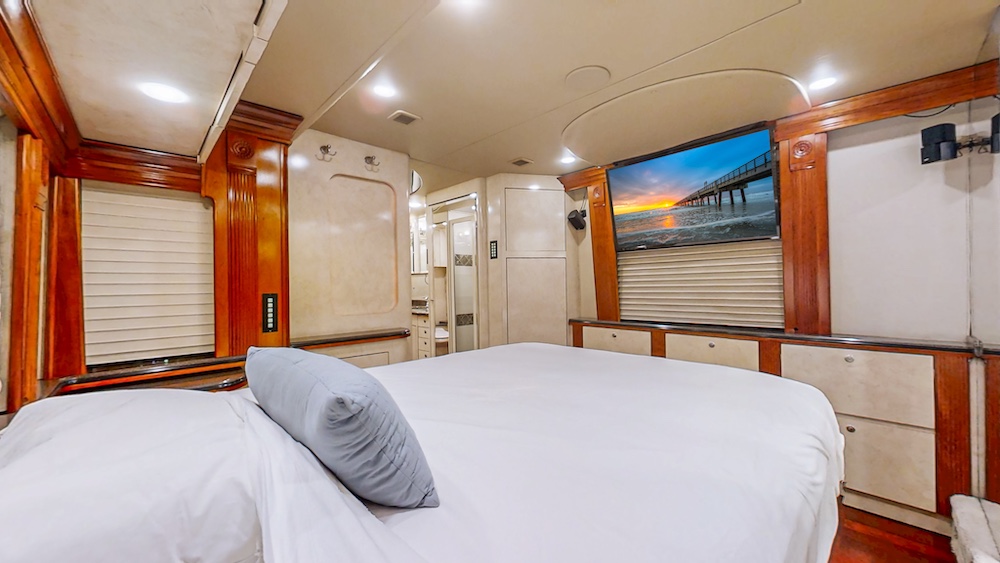 2001 Prevost Vision XLII For Sale