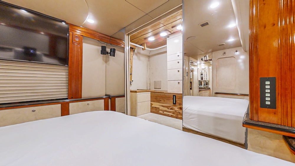 2001 Prevost Vision XLII For Sale