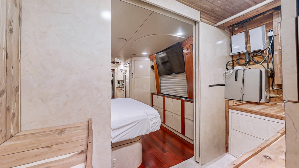2001 Prevost Vision XLII For Sale