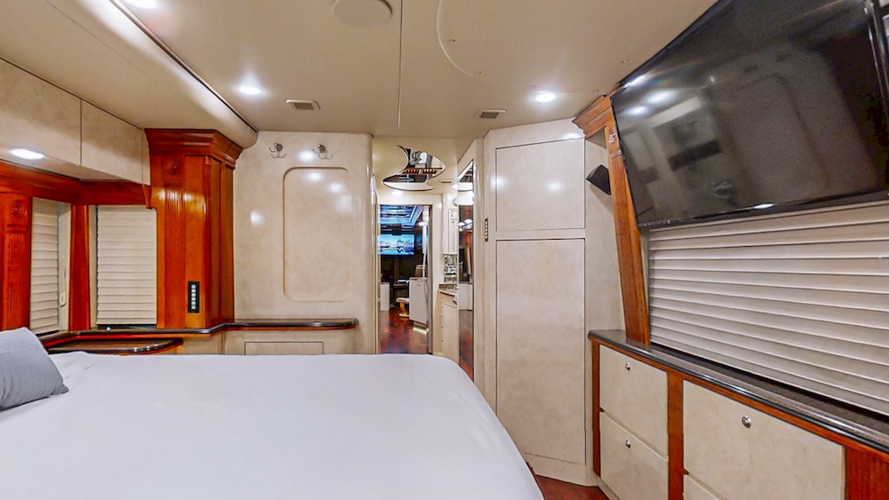 2001 Prevost Vision XLII For Sale