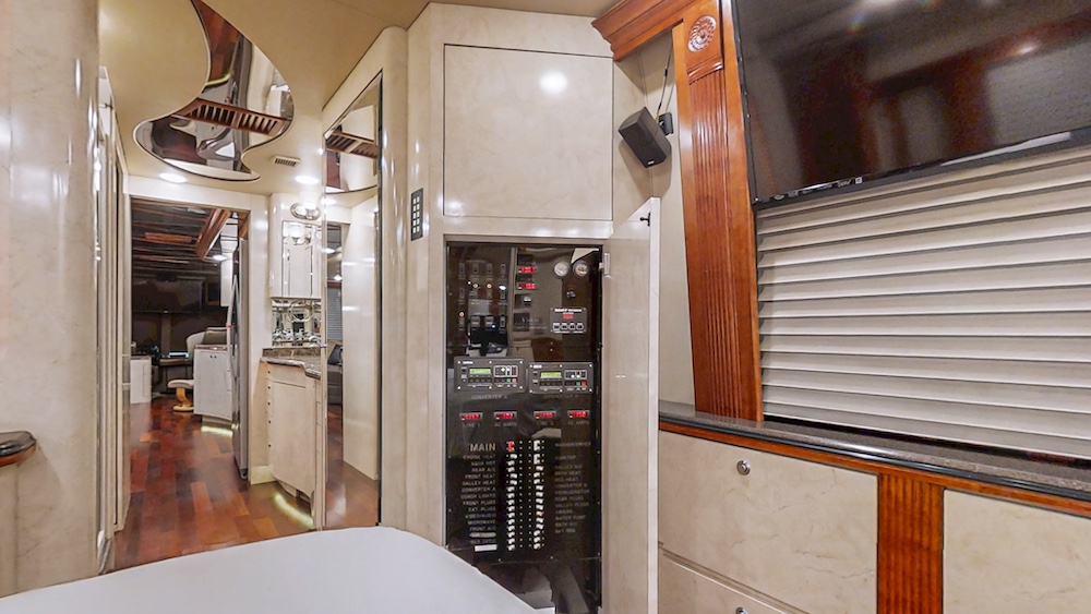 2001 Prevost Vision XLII For Sale