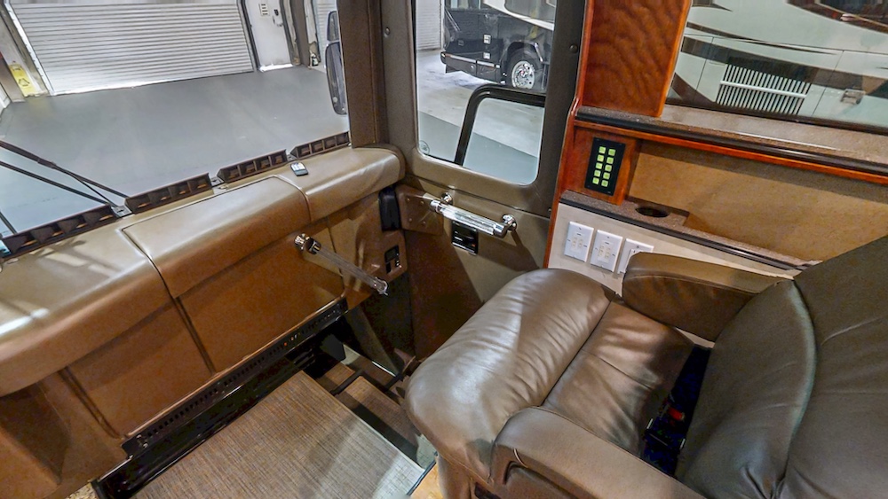 2001 Prevost Vision XLII For Sale