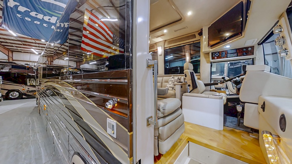 2002 Prevost American XLII For Sale