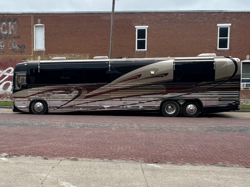 2002 Prevost Country Coach XLII For Sale