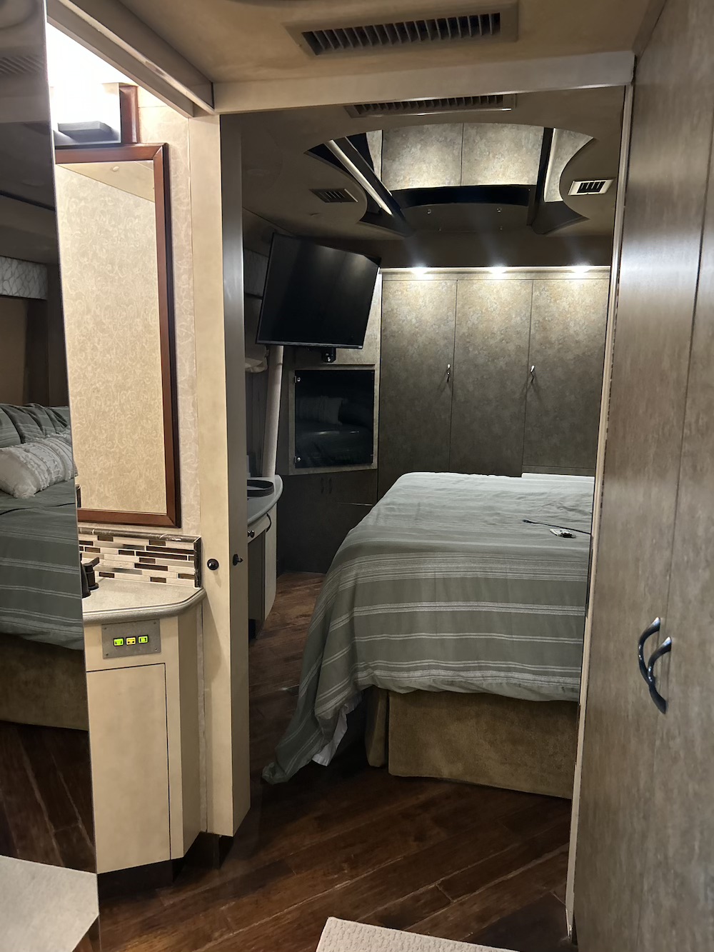 2002 Prevost Country Coach XLII For Sale
