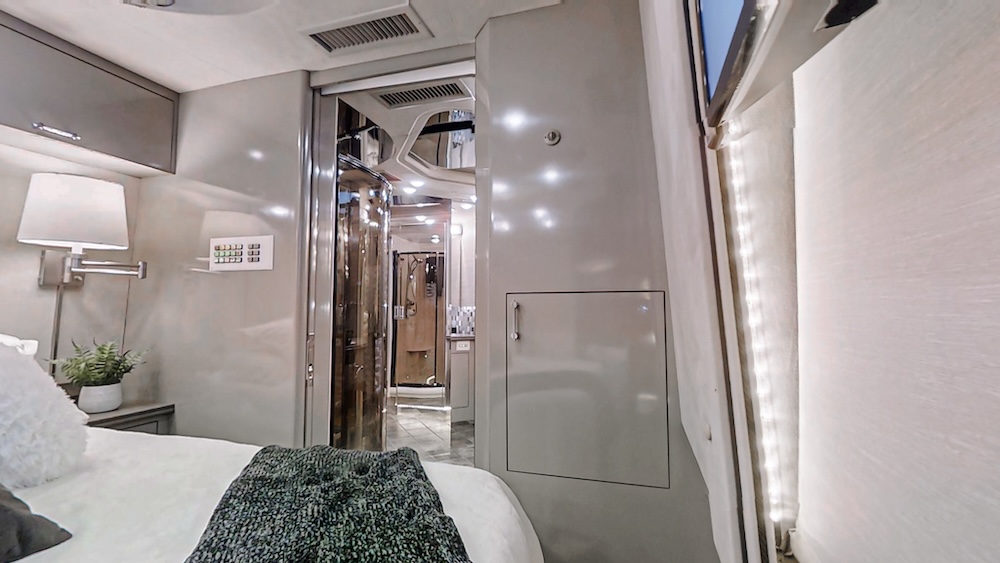 2002 Prevost Country Coach XLII For Sale