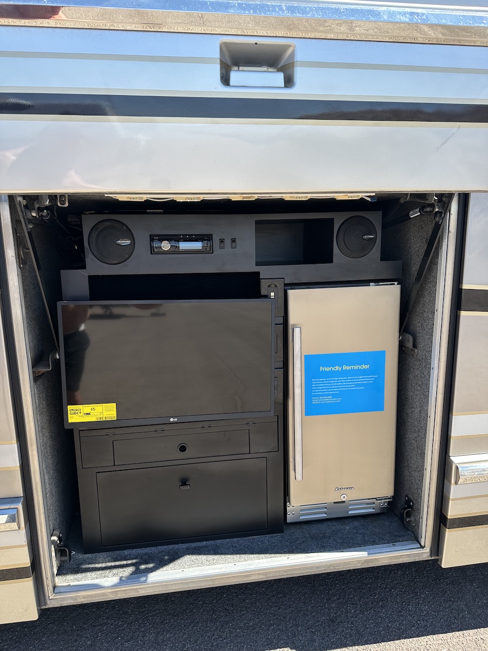 2002 Prevost Featherlite H3-45 For Sale