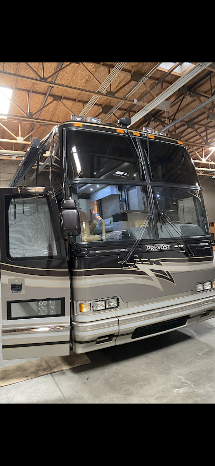 2002 Prevost Featherlite H3-45 For Sale
