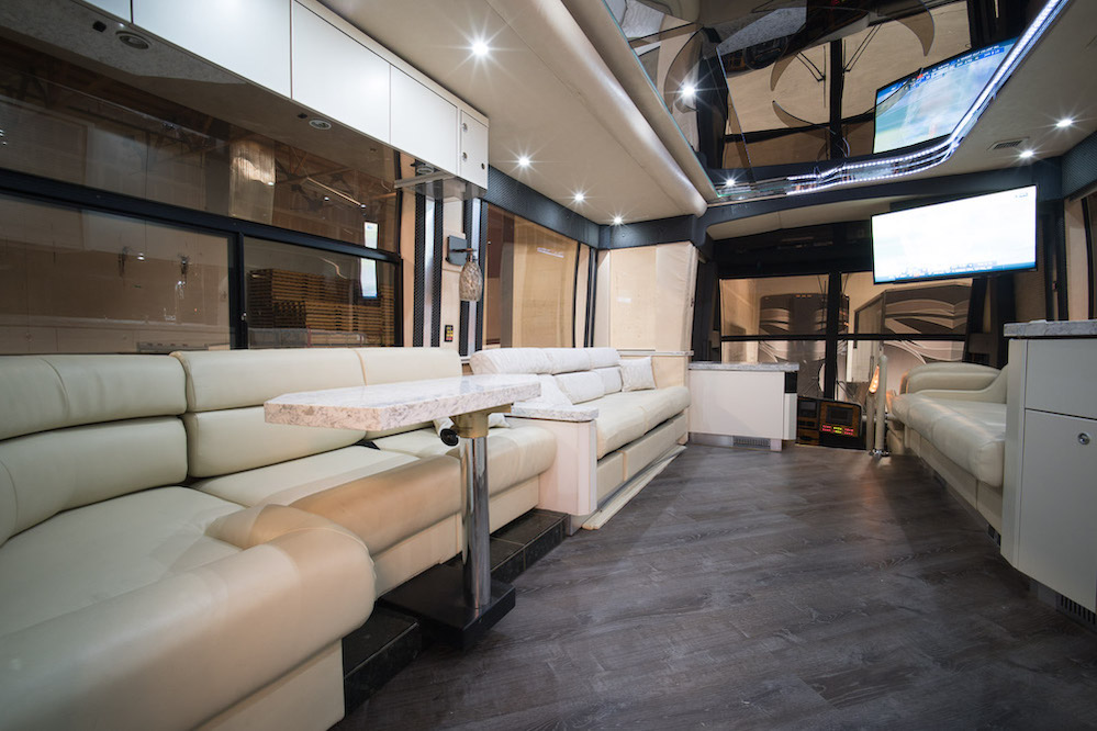 2002 Prevost Featherlite H3-45 For Sale