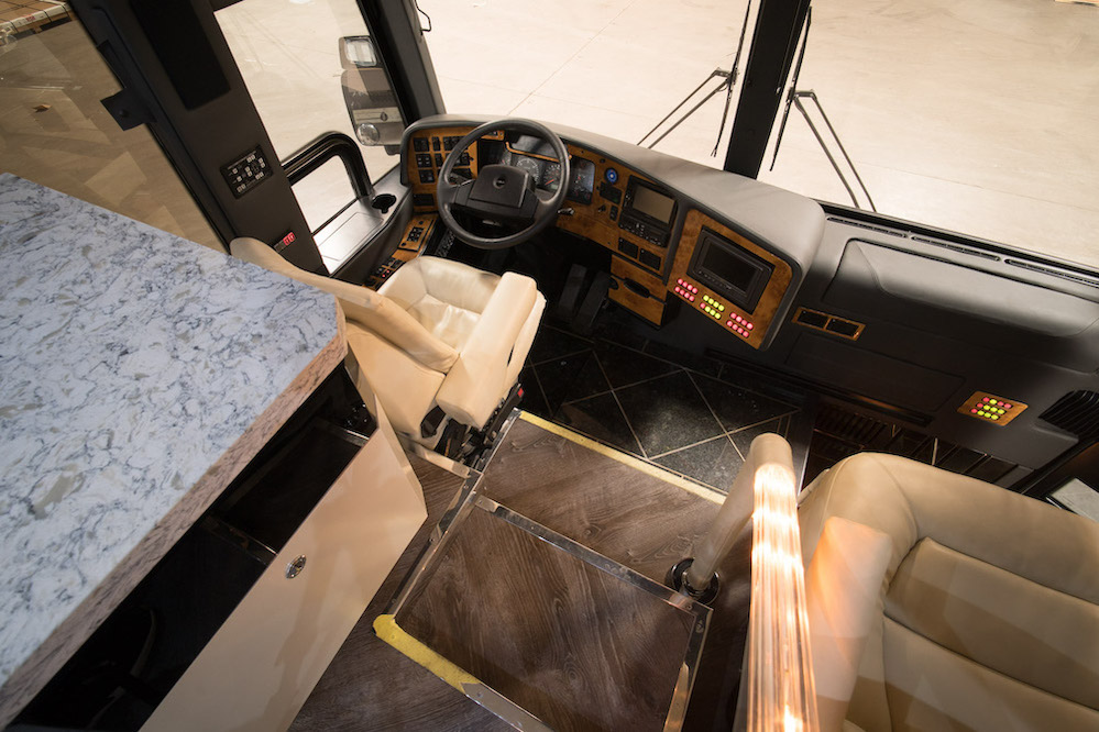 2002 Prevost Featherlite H3-45 For Sale