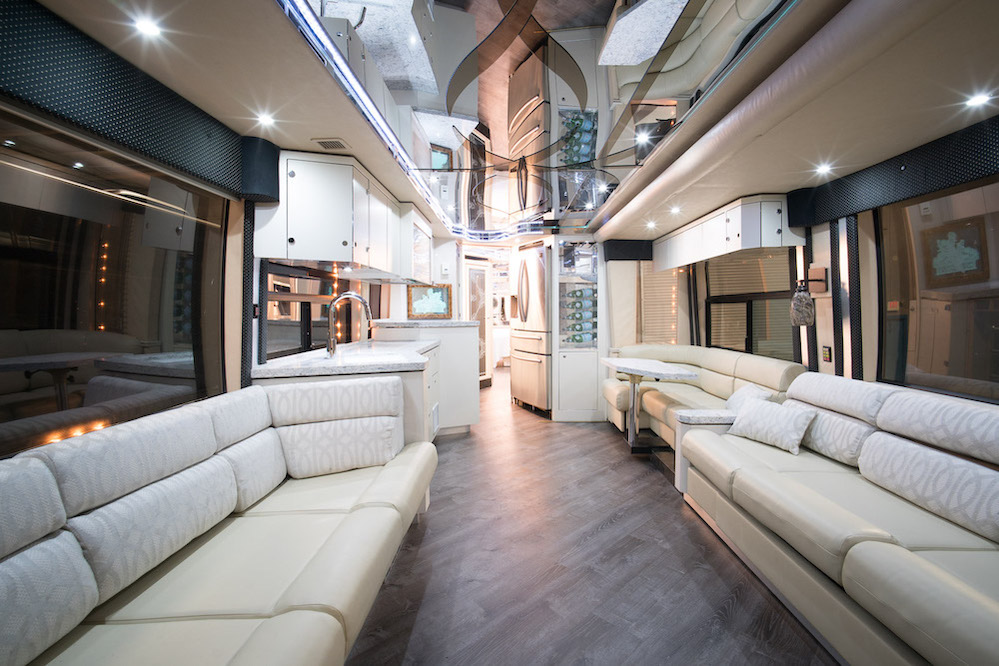 2002 Prevost Featherlite H3-45 For Sale