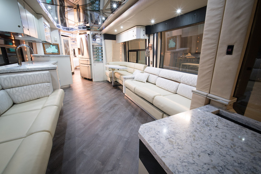 2002 Prevost Featherlite H3-45 For Sale