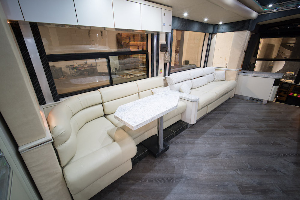 2002 Prevost Featherlite H3-45 For Sale