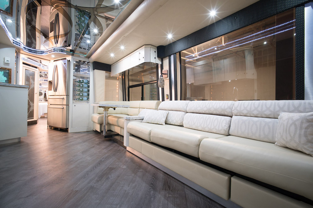 2002 Prevost Featherlite H3-45 For Sale