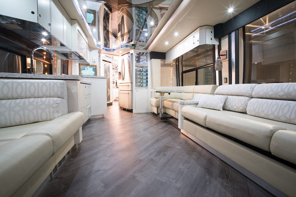 2002 Prevost Featherlite H3-45 For Sale