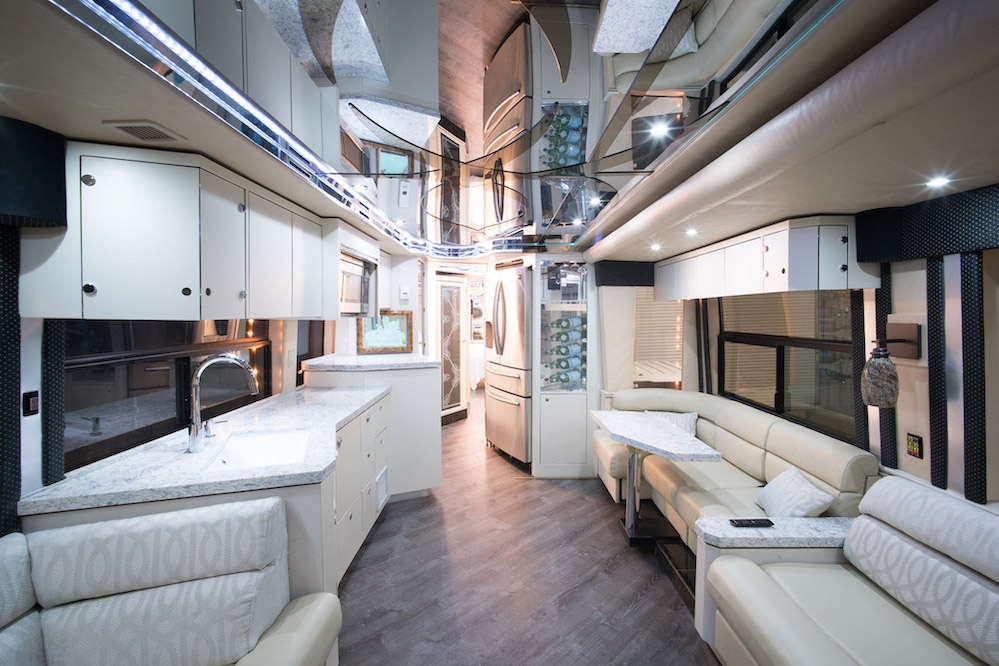 2002 Prevost Featherlite H3-45 For Sale