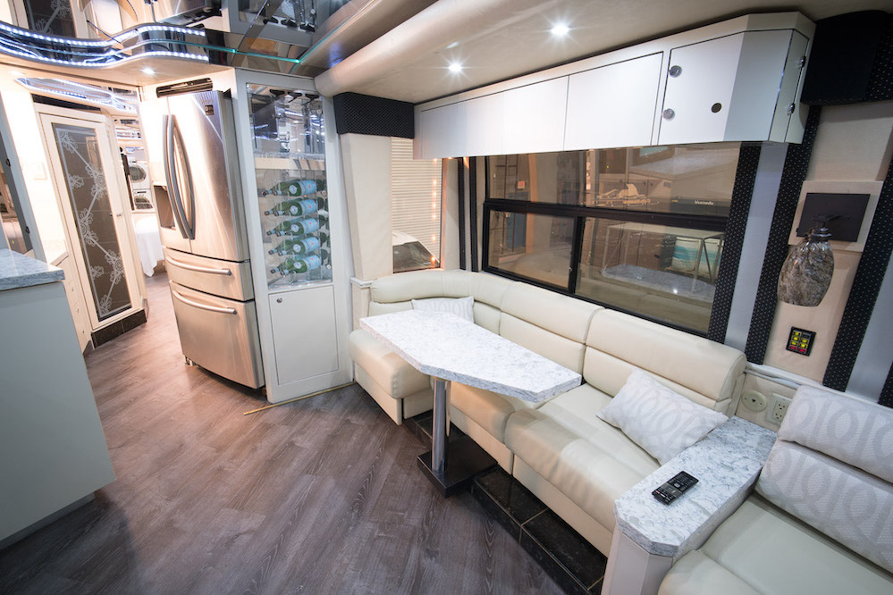 2002 Prevost Featherlite H3-45 For Sale
