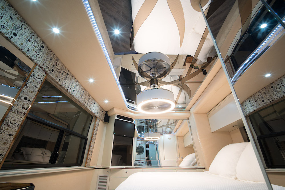 2002 Prevost Featherlite H3-45 For Sale