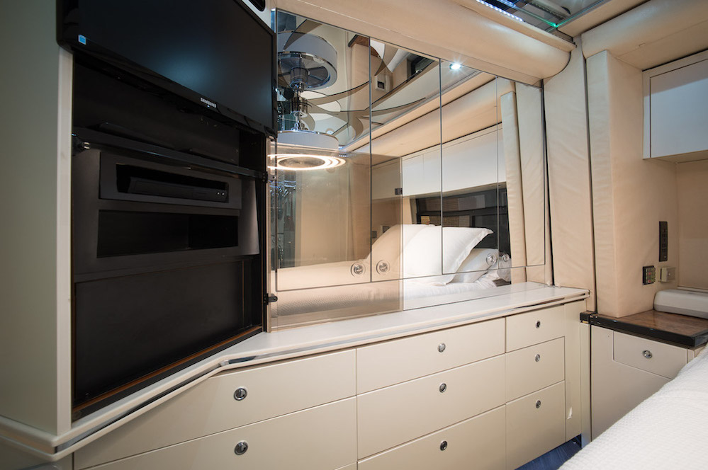 2002 Prevost Featherlite H3-45 For Sale