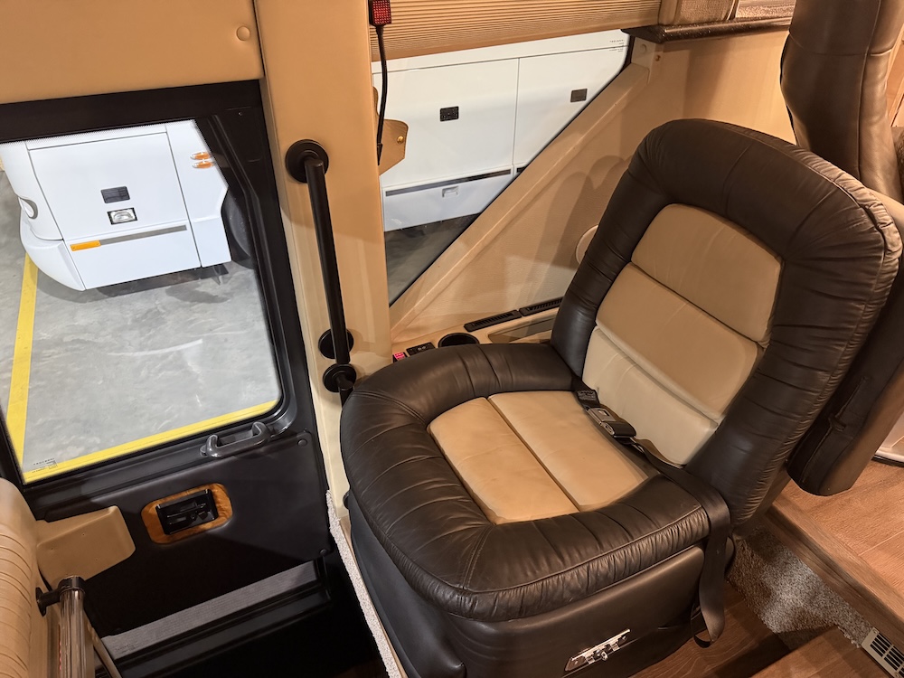 2002 Prevost Featherlite H3-45 For Sale