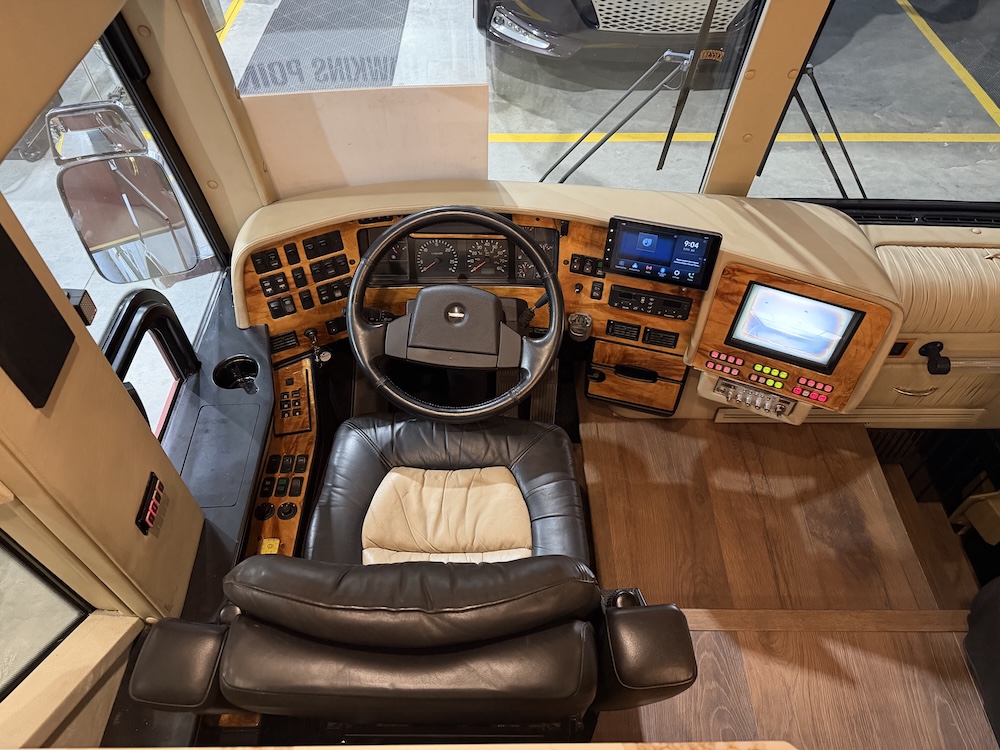2002 Prevost Featherlite H3-45 For Sale