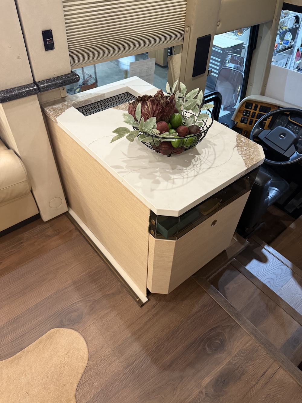 2002 Prevost Featherlite H3-45 For Sale