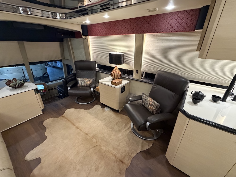 2002 Prevost Featherlite H3-45 For Sale