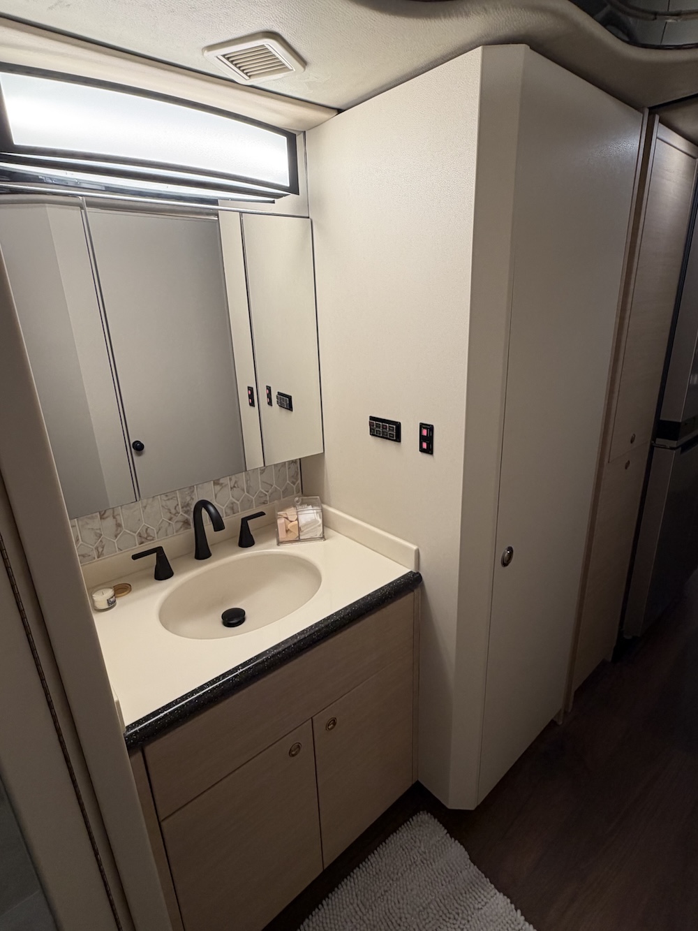 2002 Prevost Featherlite H3-45 For Sale